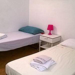 Economy Kamer met Twee Aparte Bedden